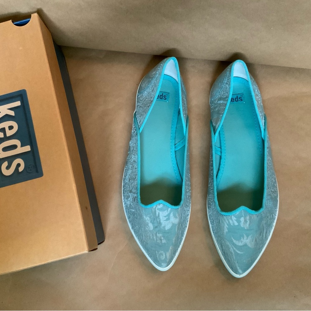 Kitschy Pointed Toe Women's Brocade Keds Flats